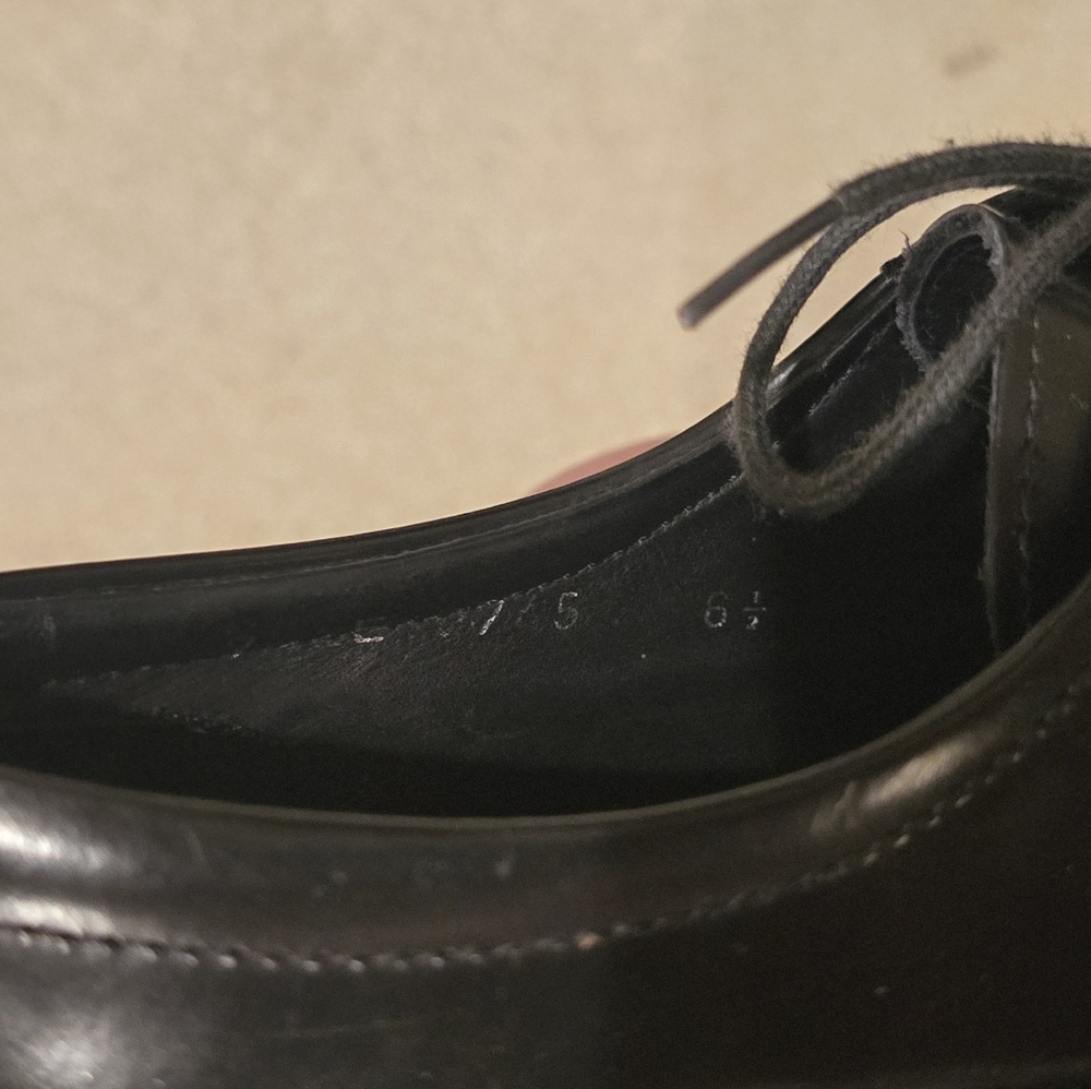 Men's prada Classic Black Dress Shoes - Picture 4 of 4